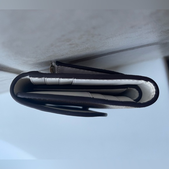 *REDUCED***Coach Signature Tri-Fold Long Leather Wallet with checkbook insert - Picture 7 of 14